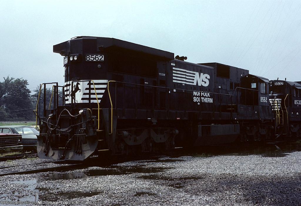 NS 8562